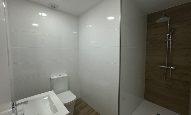 Resale - Apartment / flat - Torrevieja - Centro