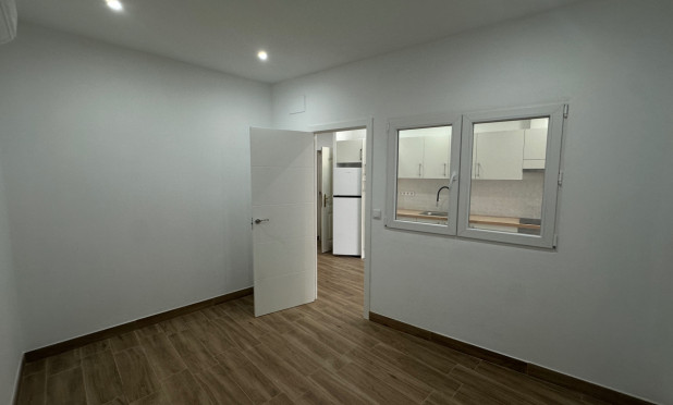 Resale - Apartment / flat - Torrevieja - Centro