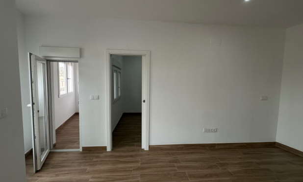 Resale - Apartment / flat - Torrevieja - Centro