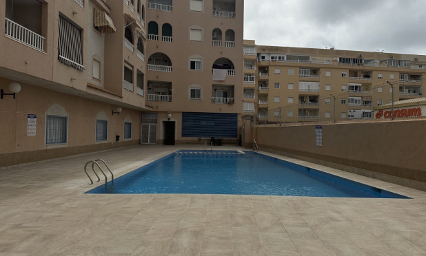 Resale - Apartment / flat - Torrevieja - Centro