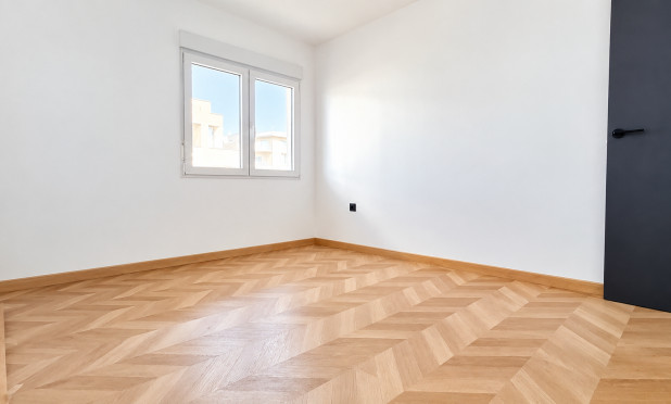 Resale - Apartment / Duplex - Torrevieja - torrevieja