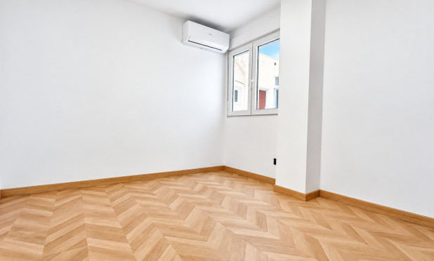 Resale - Apartment / Duplex - Torrevieja - torrevieja