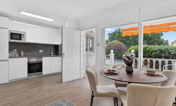 Resale - Apartment / flat - Orihuela Costa - Villamartín