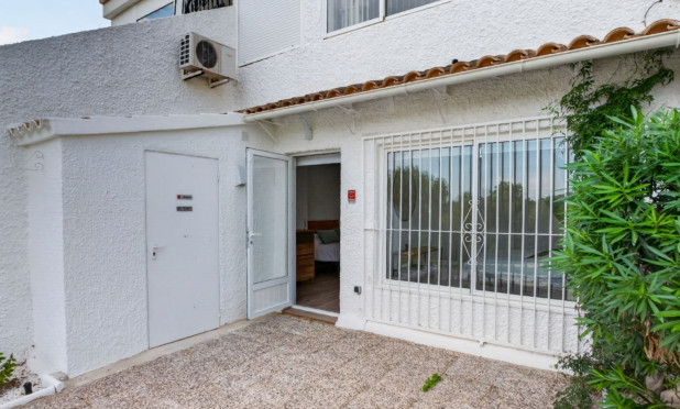 Resale - Apartment / flat - Orihuela Costa - Villamartín