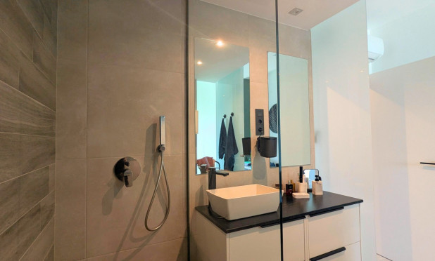 Resale - Penthouse - El Raso