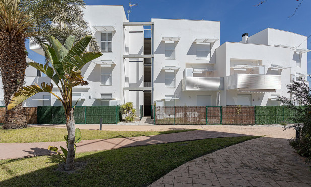 Neue Gebäude - Wohnung - Vera