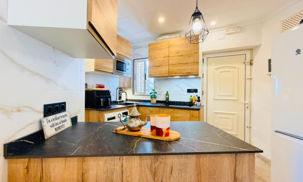 Resale - Apartment / flat - San Miguel de Salinas