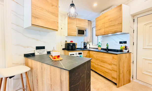Resale - Apartment / flat - San Miguel de Salinas