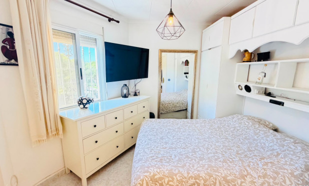Resale - Apartment / flat - San Miguel de Salinas