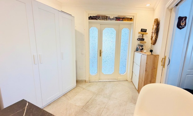 Resale - Apartment / flat - San Miguel de Salinas