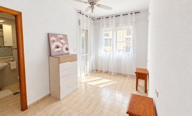 Wiederverkauf - Wohnung - Torrevieja - Centro