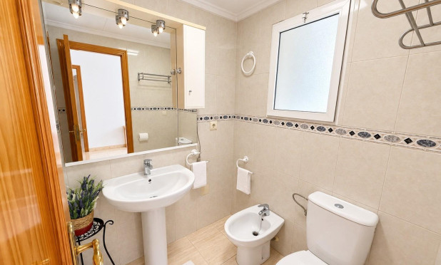 Wiederverkauf - Wohnung - Torrevieja - Centro