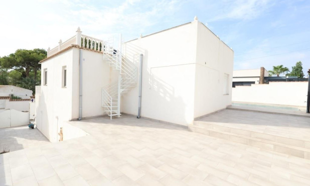 Wiederverkauf - Villa - Torrevieja - Los Balcones