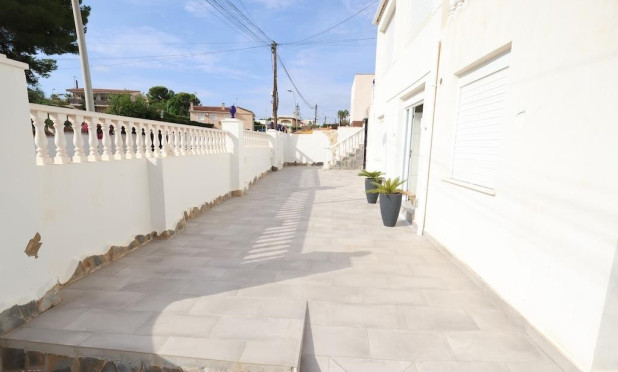 Wiederverkauf - Villa - Torrevieja - Los Balcones
