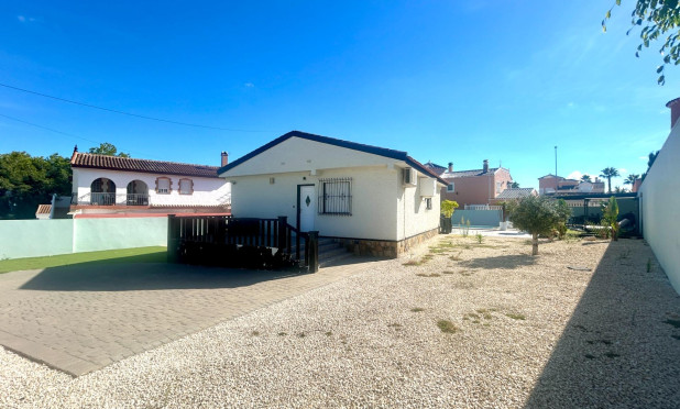 Wiederverkauf - Villa - Pilar de la Horadada - Pinar de Campoverde