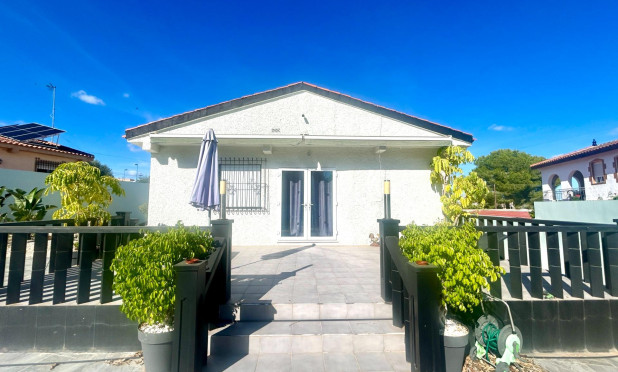 Wiederverkauf - Villa - Pilar de la Horadada - Pinar de Campoverde