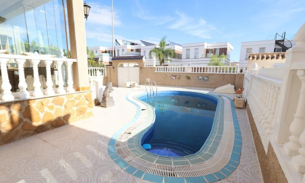 Wiederverkauf - Villa - Orihuela Costa - Las Filipinas