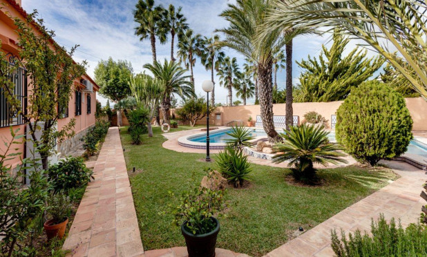Wiederverkauf - Villa - Torrevieja - La Siesta - El Salado -  Torreta
