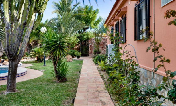 Wiederverkauf - Villa - Torrevieja - La Siesta - El Salado -  Torreta