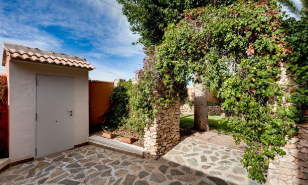 Wiederverkauf - Villa - Torrevieja - La Siesta - El Salado -  Torreta