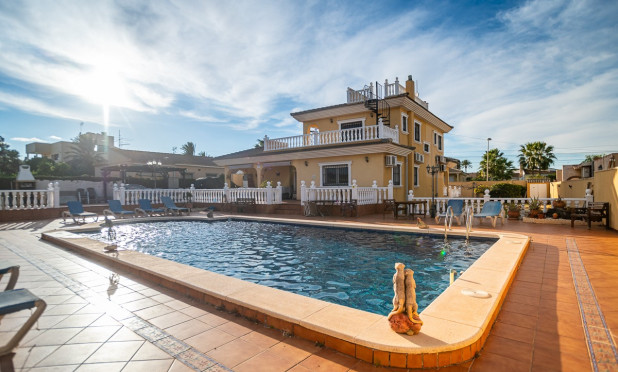 Wiederverkauf - Villa - Torrevieja - Los Balcones