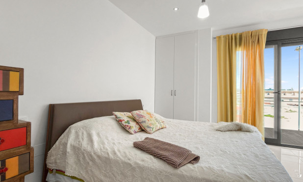 Wiederverkauf - Wohnung - Orihuela Costa - La Zenia