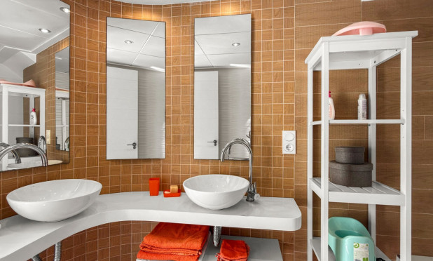 Wiederverkauf - Wohnung - Orihuela Costa - La Zenia