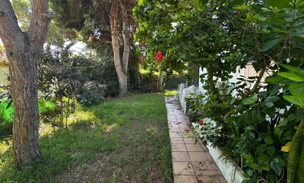 Resale - Villa - Orihuela Costa - Punta Prima