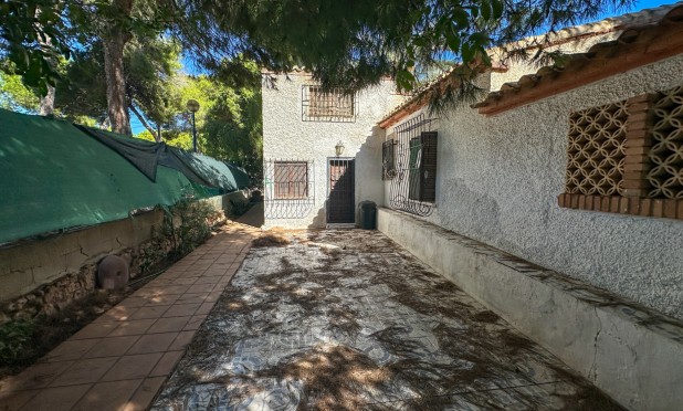 Resale - Villa - Orihuela Costa - Punta Prima