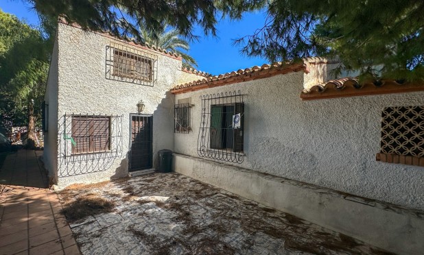 Resale - Villa - Orihuela Costa - Punta Prima