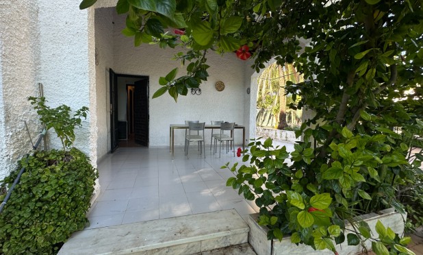 Resale - Villa - Orihuela Costa - Punta Prima