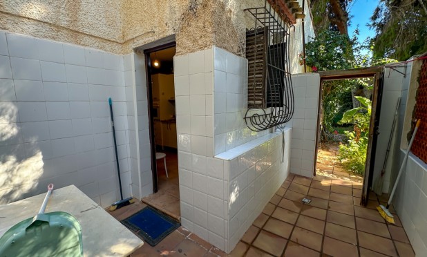 Resale - Villa - Orihuela Costa - Punta Prima