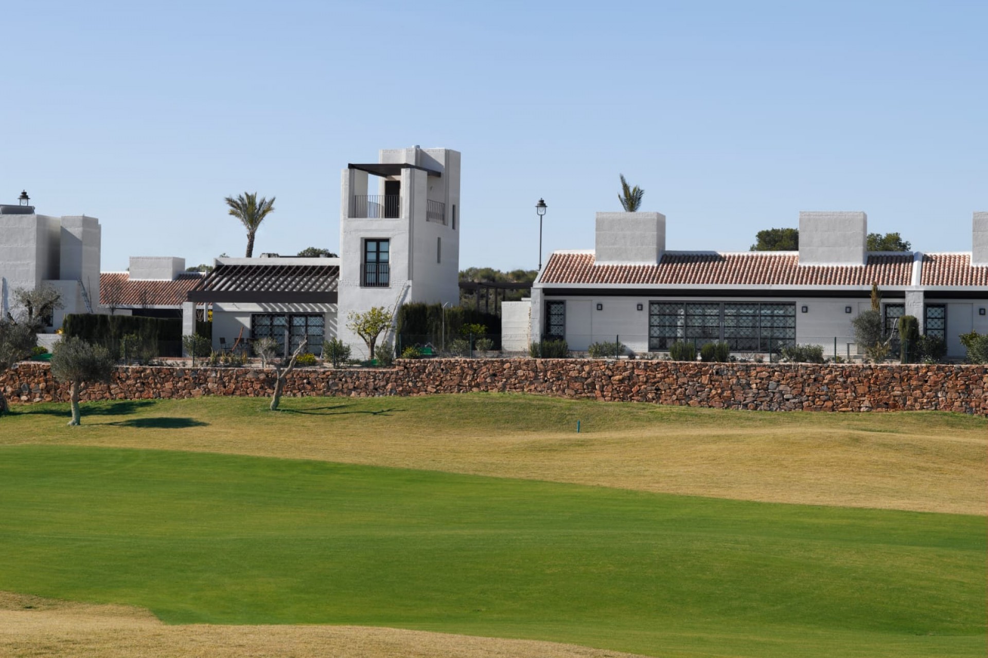 Neue Gebäude - Stadthaus - Peraleja Golf
