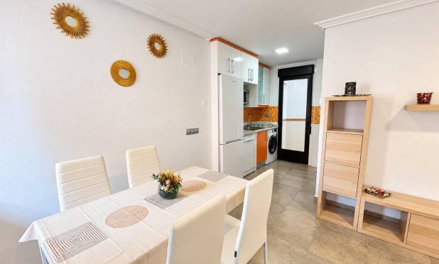 Resale - Apartment / flat - Torrevieja - La Mata