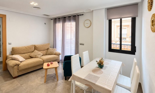 Resale - Apartment / flat - Torrevieja - La Mata