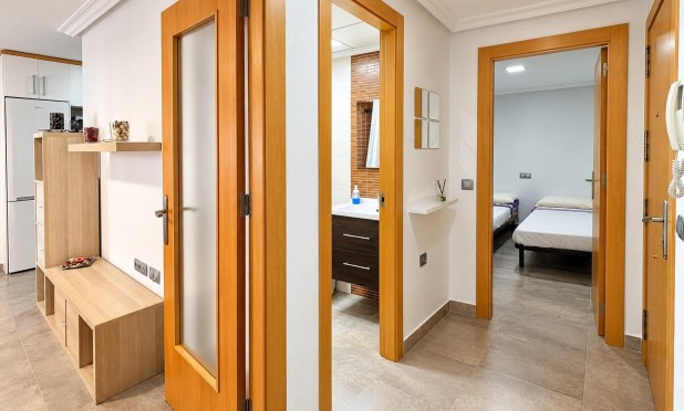 Resale - Apartment / flat - Torrevieja - La Mata