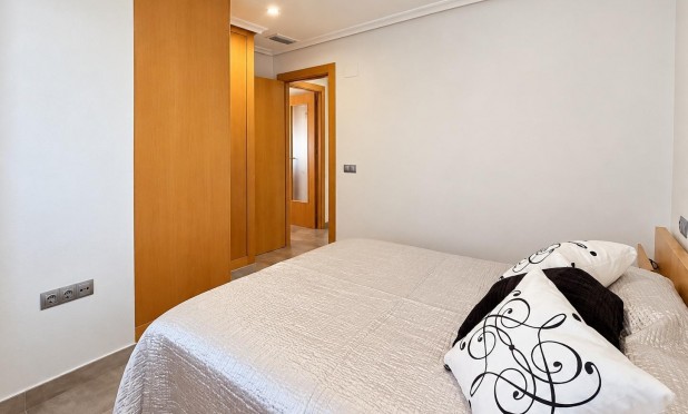 Resale - Apartment / flat - Torrevieja - La Mata