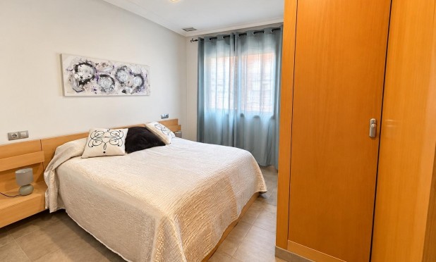 Resale - Apartment / flat - Torrevieja - La Mata