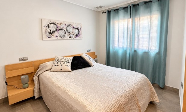 Resale - Apartment / flat - Torrevieja - La Mata