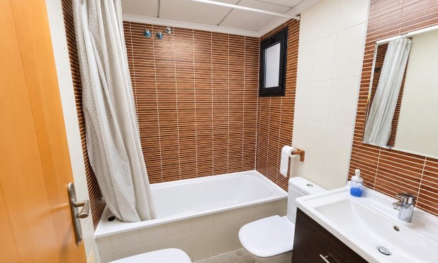 Resale - Apartment / flat - Torrevieja - La Mata