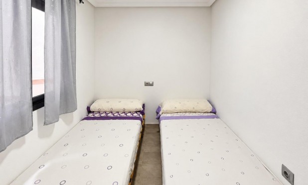 Resale - Apartment / flat - Torrevieja - La Mata