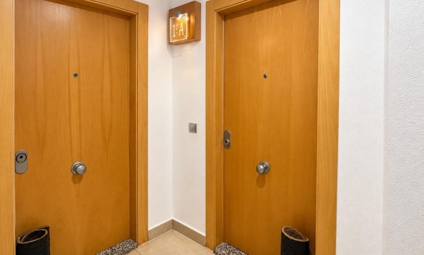 Resale - Apartment / flat - Torrevieja - La Mata
