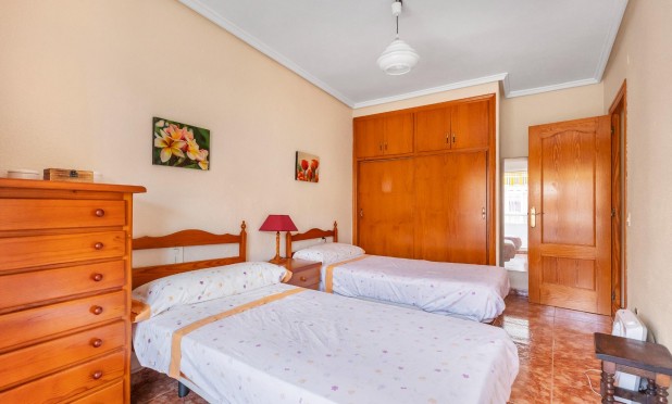 Resale - Apartment / flat - Torrevieja - Playa del Cura