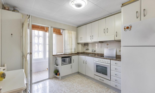 Resale - Apartment / flat - Torrevieja - Playa del Cura