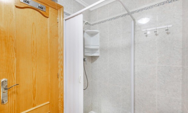 Resale - Apartment / flat - Torrevieja - Playa del Cura
