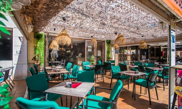Resale - COMMERCIAL PROPERTY - Orihuela - Los Balcones Y los Altos