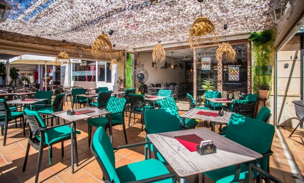 Resale - COMMERCIAL PROPERTY - Orihuela - Los Balcones Y los Altos