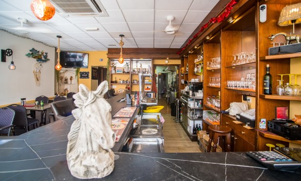 Resale - COMMERCIAL PROPERTY - Orihuela - Los Balcones Y los Altos