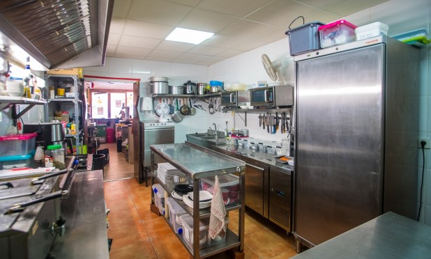 Resale - COMMERCIAL PROPERTY - Orihuela - Los Balcones Y los Altos