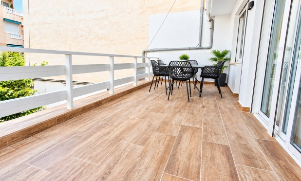 Resale - Apartment / Duplex - Torrevieja - Playa de los Locos